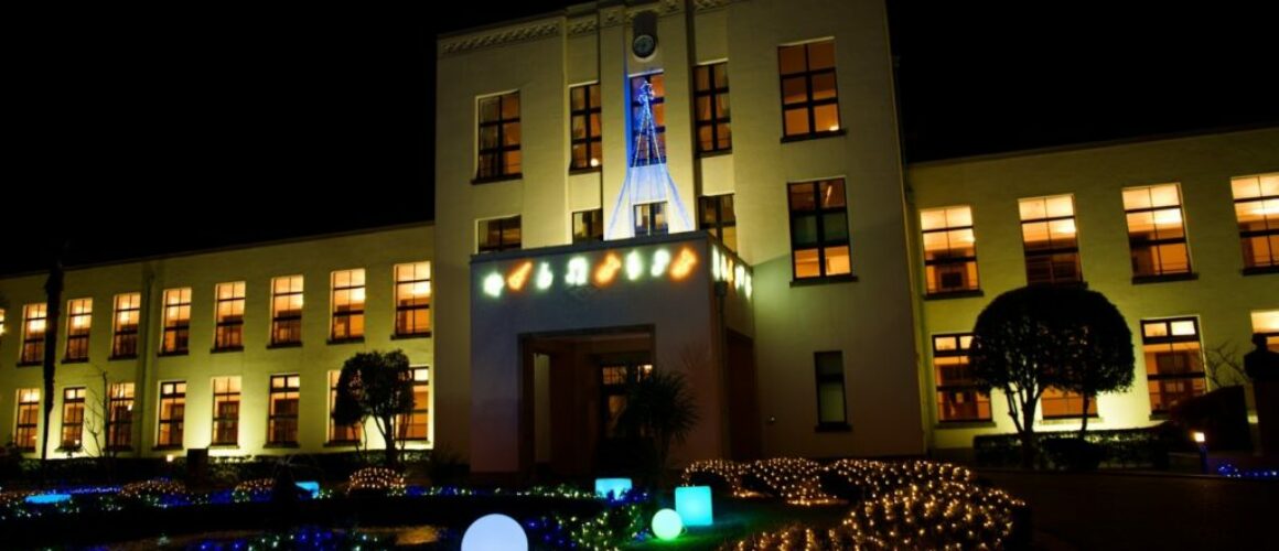 学校にイルミネーションを設置するなら！ポイント・注意点を解説