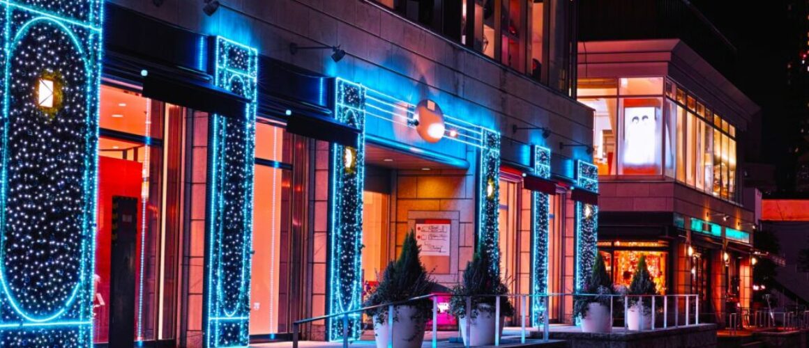 店舗にイルミネーションを設置しよう！効果や注意点などを解説