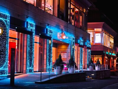 店舗にイルミネーションを設置しよう！効果や注意点などを解説